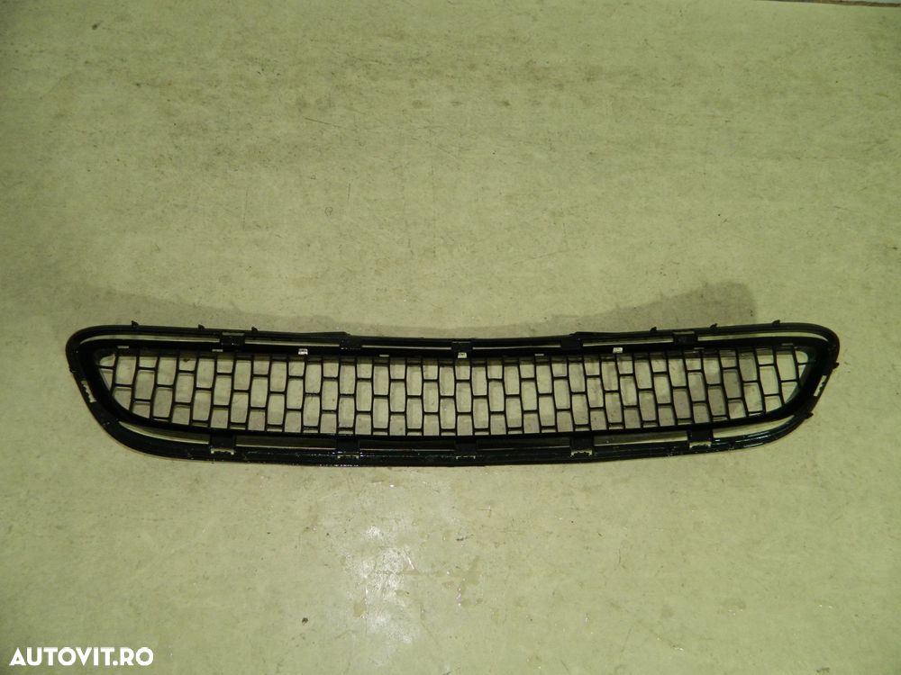 Grila inferioara dintre proiectoare Lancia Ypsilon, 2006, 2007, 2008, 2009, 2010, 2011, 2012,, 734431082 - 4