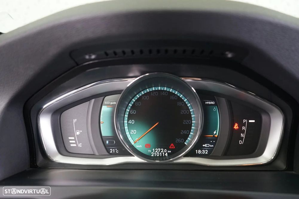 Volvo V60 2.4 D6 Momentum AWD Phev - 26