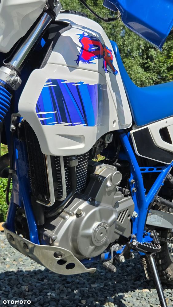 Suzuki DR - 7