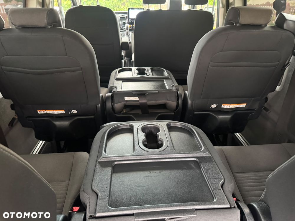 Ford Tourneo Custom - 33