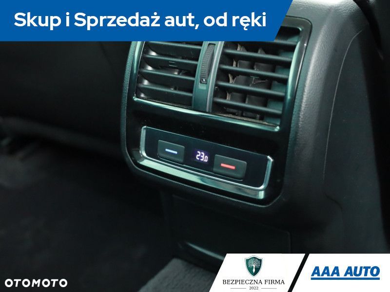 Volkswagen Passat Variant - 15