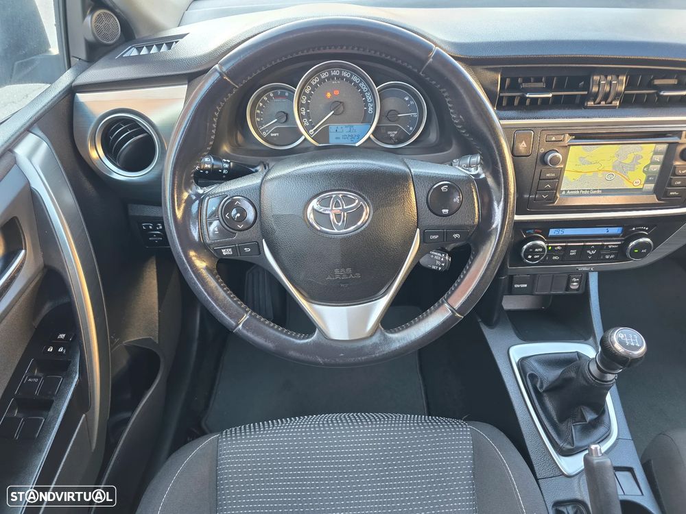 Toyota Auris Touring Sports 1.33 VVT-i Exclusive +Navi - 6