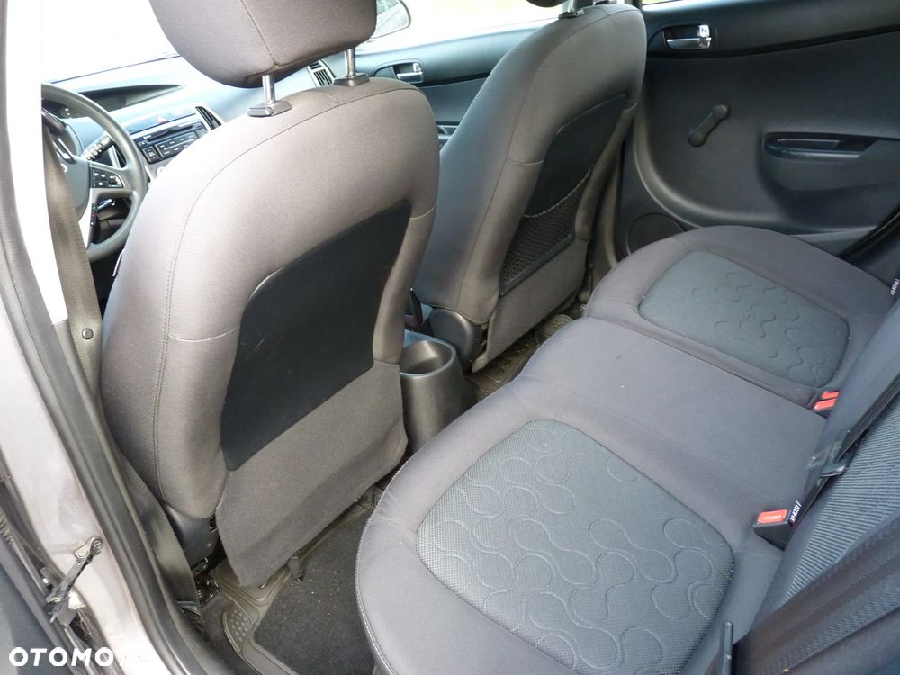 Hyundai i20 1.1 CRDi BlueDrive Comfort - 8