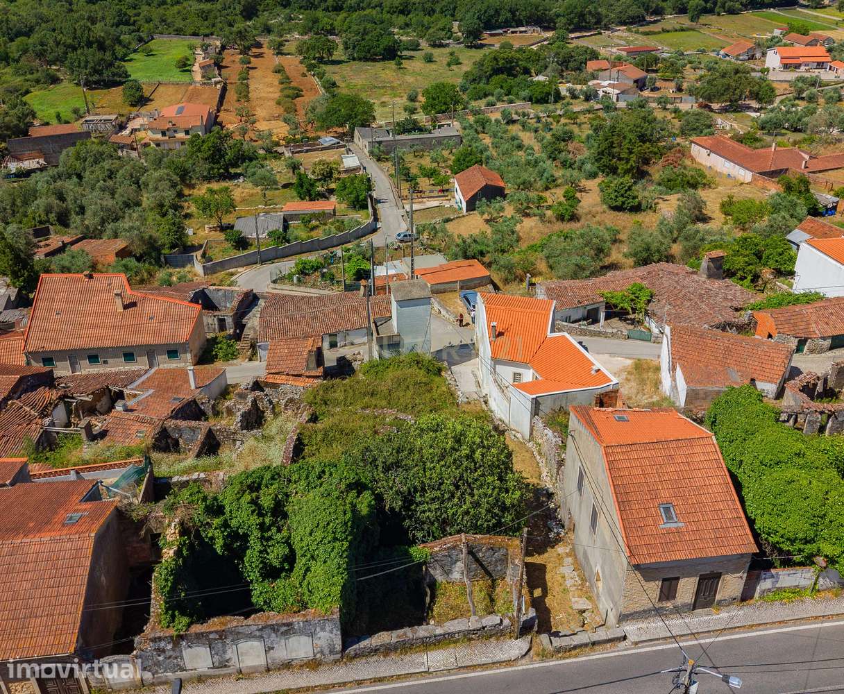 Ruína para reconstrução em Mira de Aire - Grande imagem: 2/14