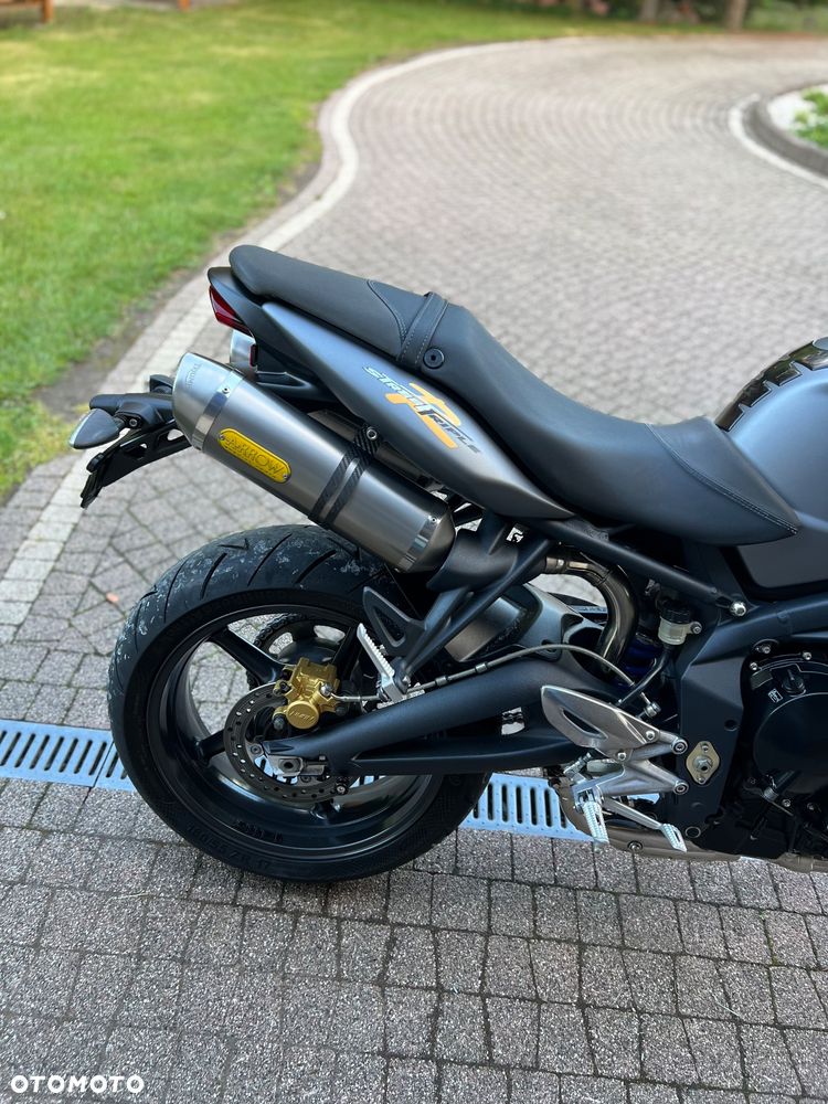 Triumph Street Triple - 28