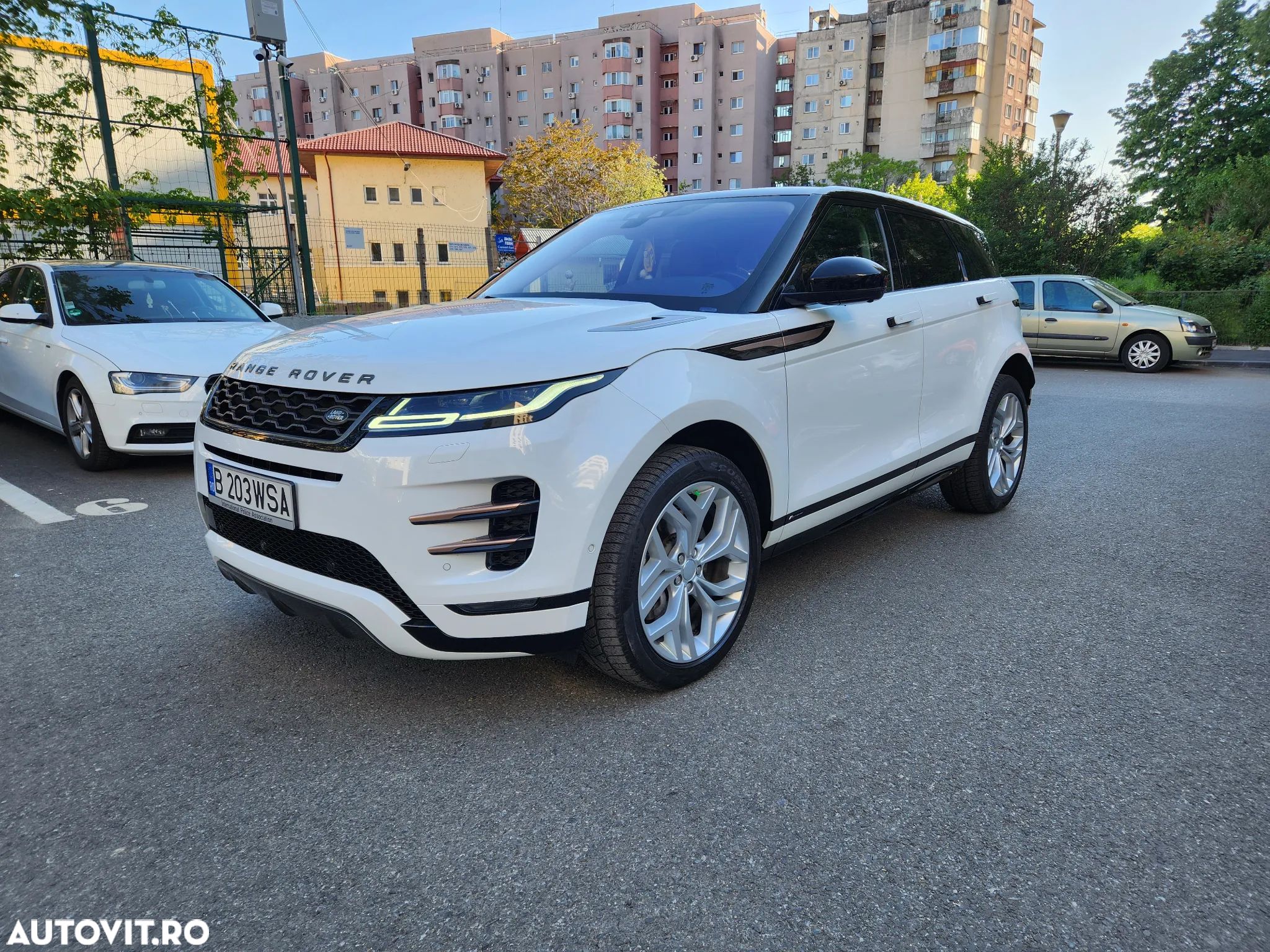 Land Rover Range Rover Evoque 2.0 D180 R-Dynamic SE - 1