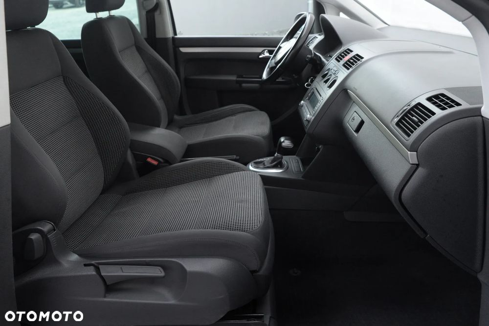 Volkswagen Touran 2.0 TDI Trendline DSG - 30