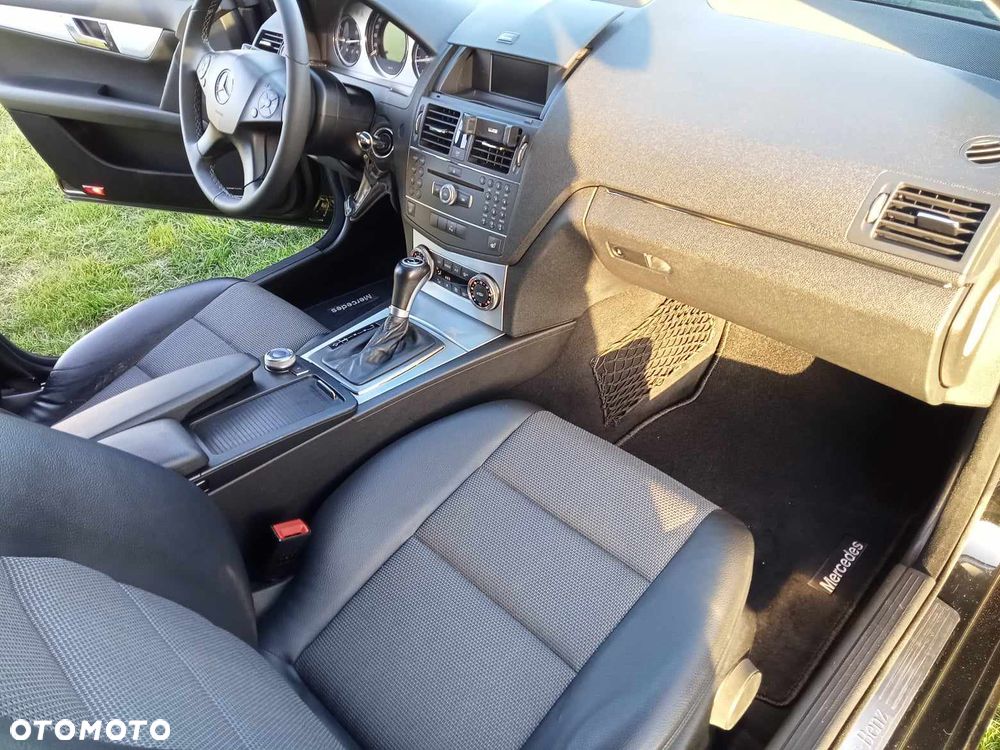 Mercedes-Benz C-Class 2008 photo 3