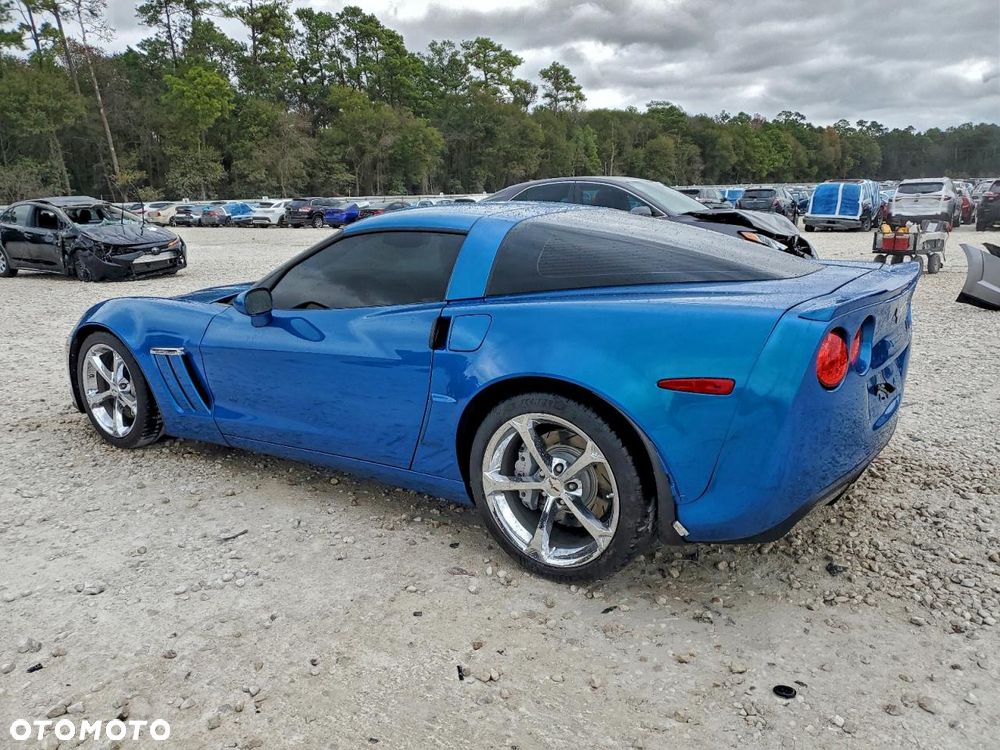 Chevrolet Corvette - 5