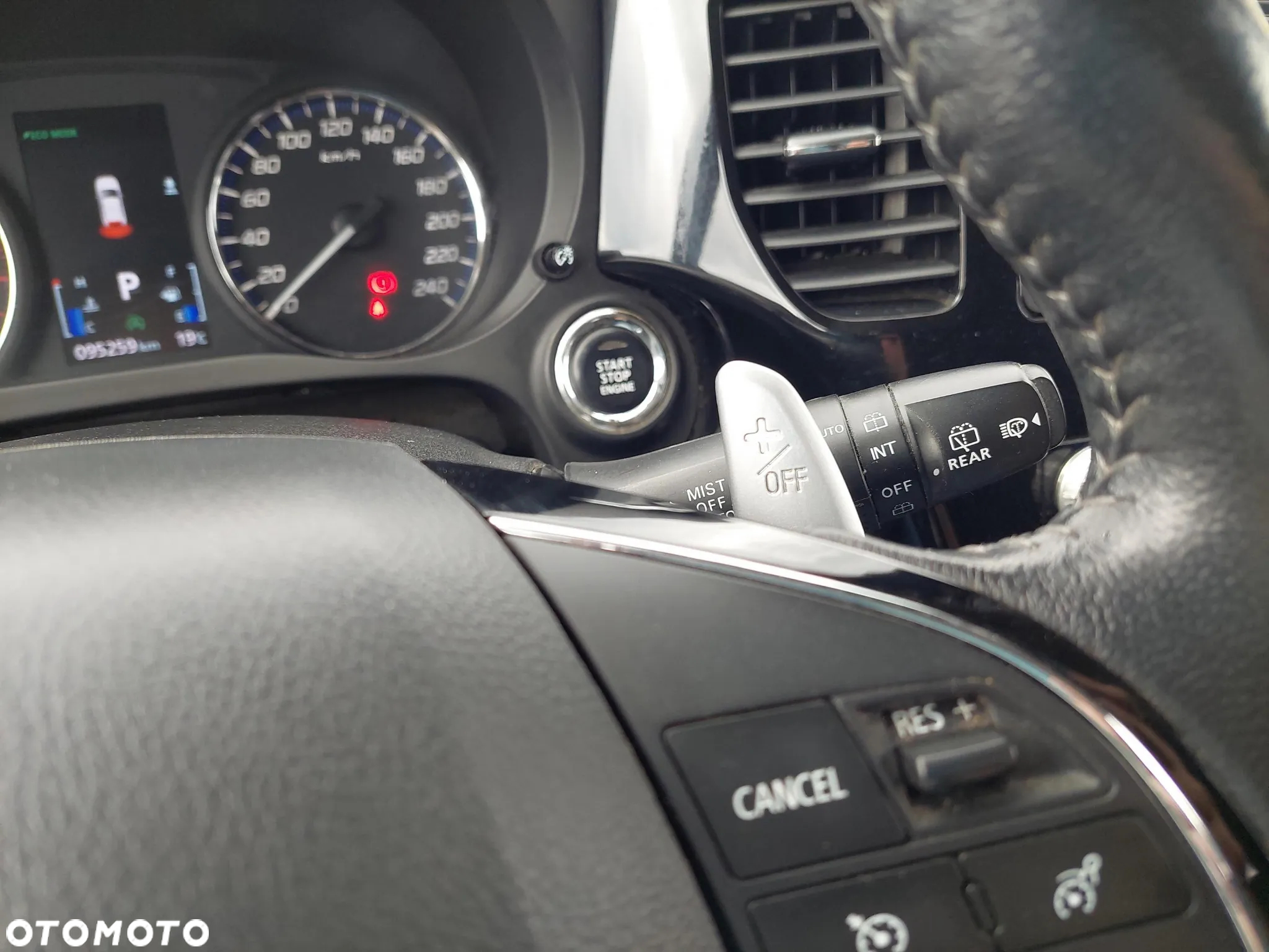 Mitsubishi Outlander 2.0 Intense 2WD CVT - 22