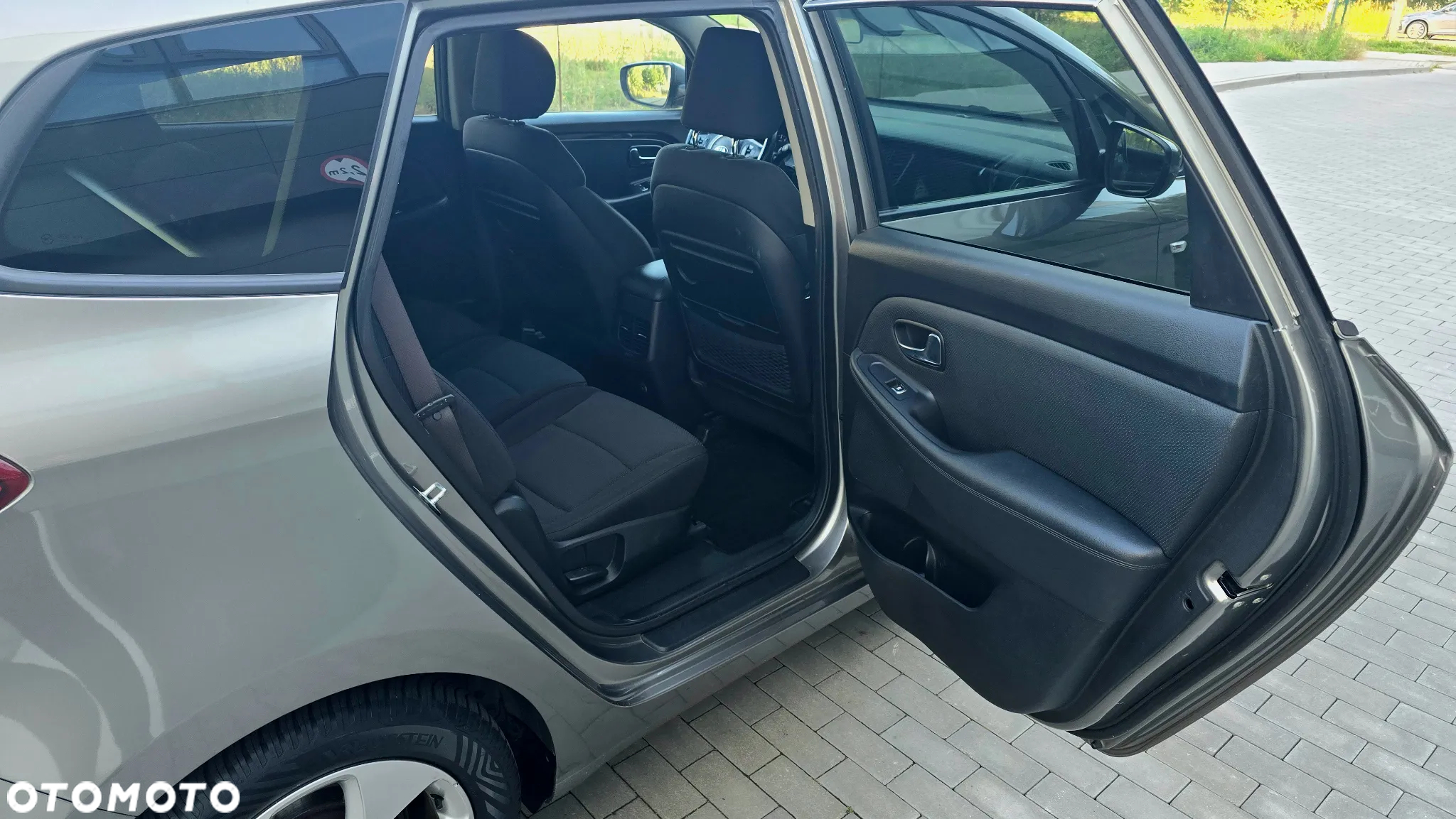 Kia Carens 1.6 GDI Edition 7 - 15
