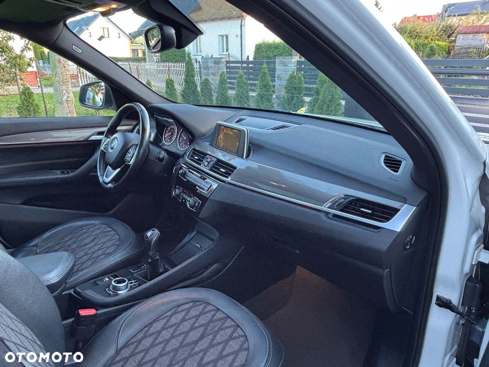 BMW X1 sDrive18d xLine - 29