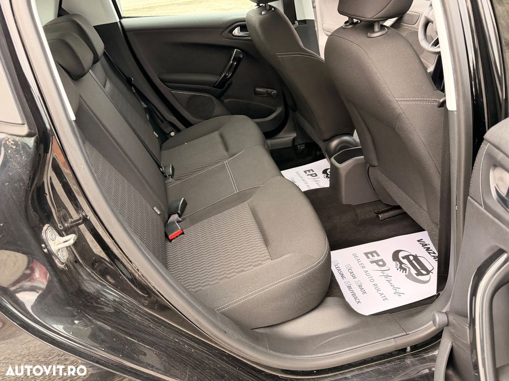 Peugeot 208 PureTech 82 Start & Stop Style - 13