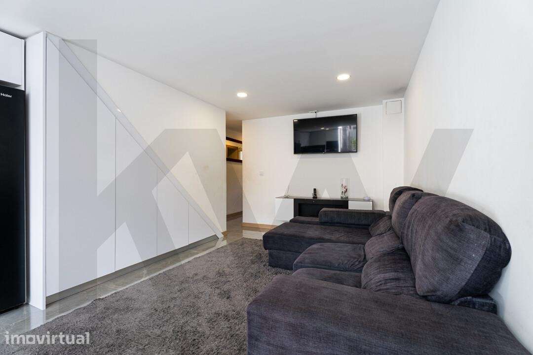 Apartamento T5 Duplex no Bairro da Bouça, de Álvaro Siza | Boavista, P - Grande imagem: 3/36
