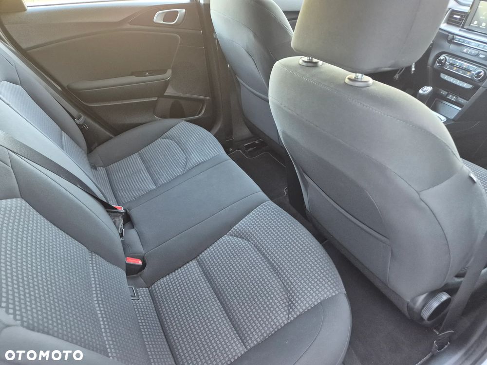 Kia Ceed 1.4 L Business Line - 19