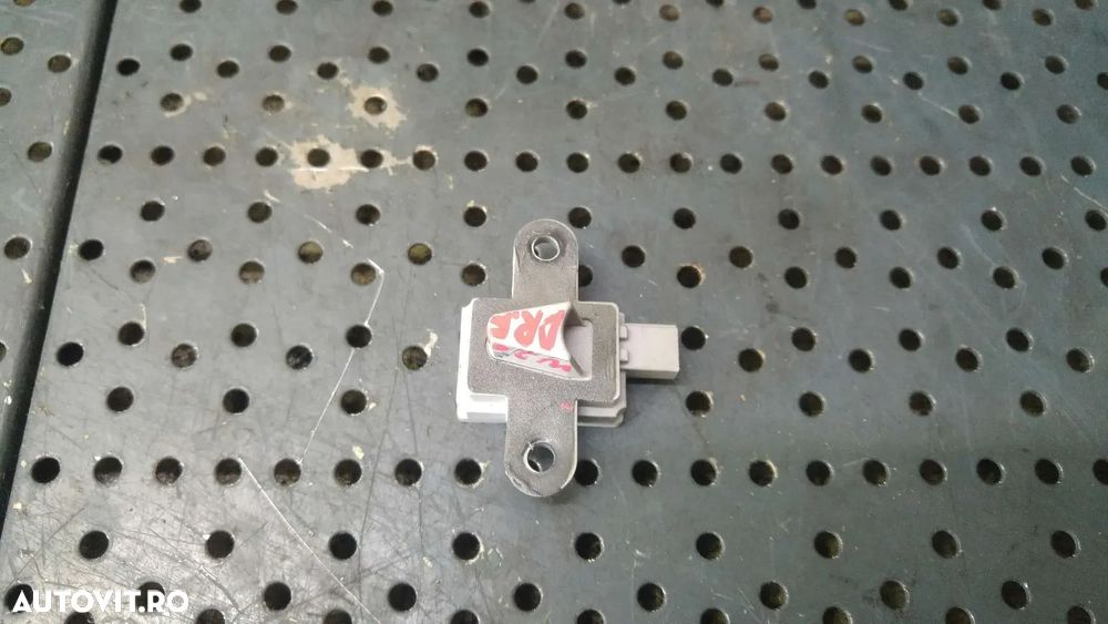 Senzor impact dreapta fata mercedes c class w204 a2048210651 - 1