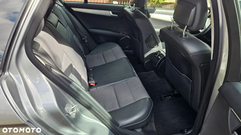 Mercedes-Benz Klasa C 180 Kompressor BlueEFFICIENCY Avantgarde - 10