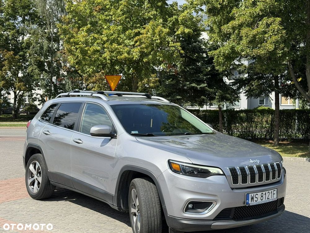 Jeep Cherokee - 4