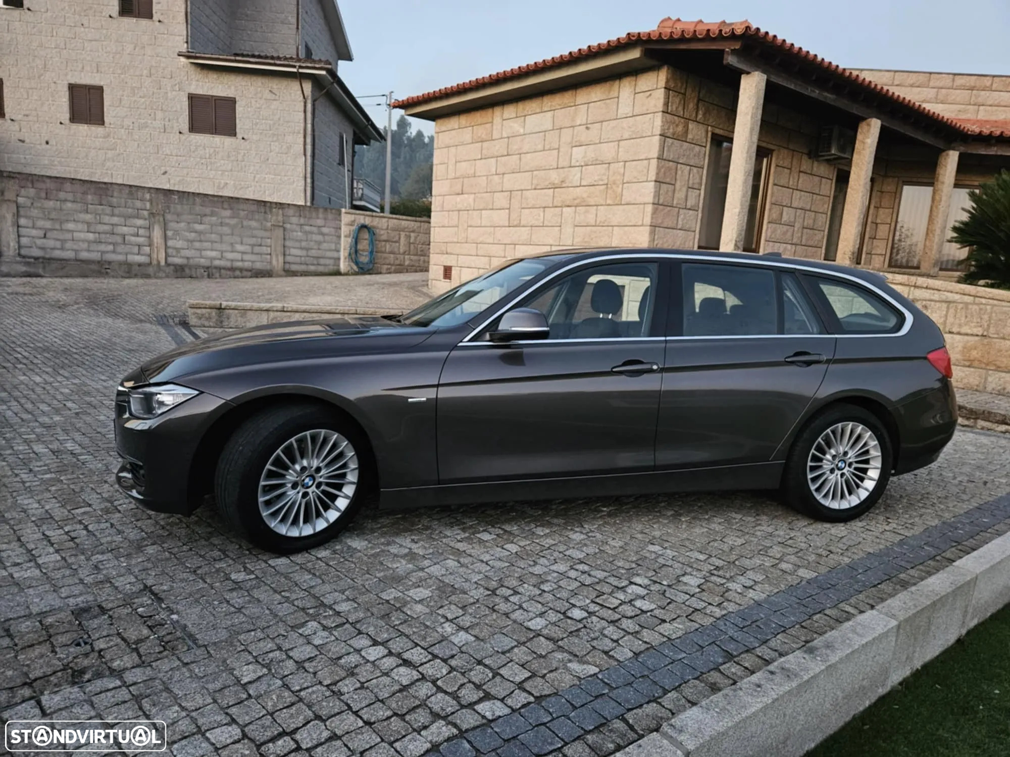 BMW 320 d Touring Line Luxury - 3