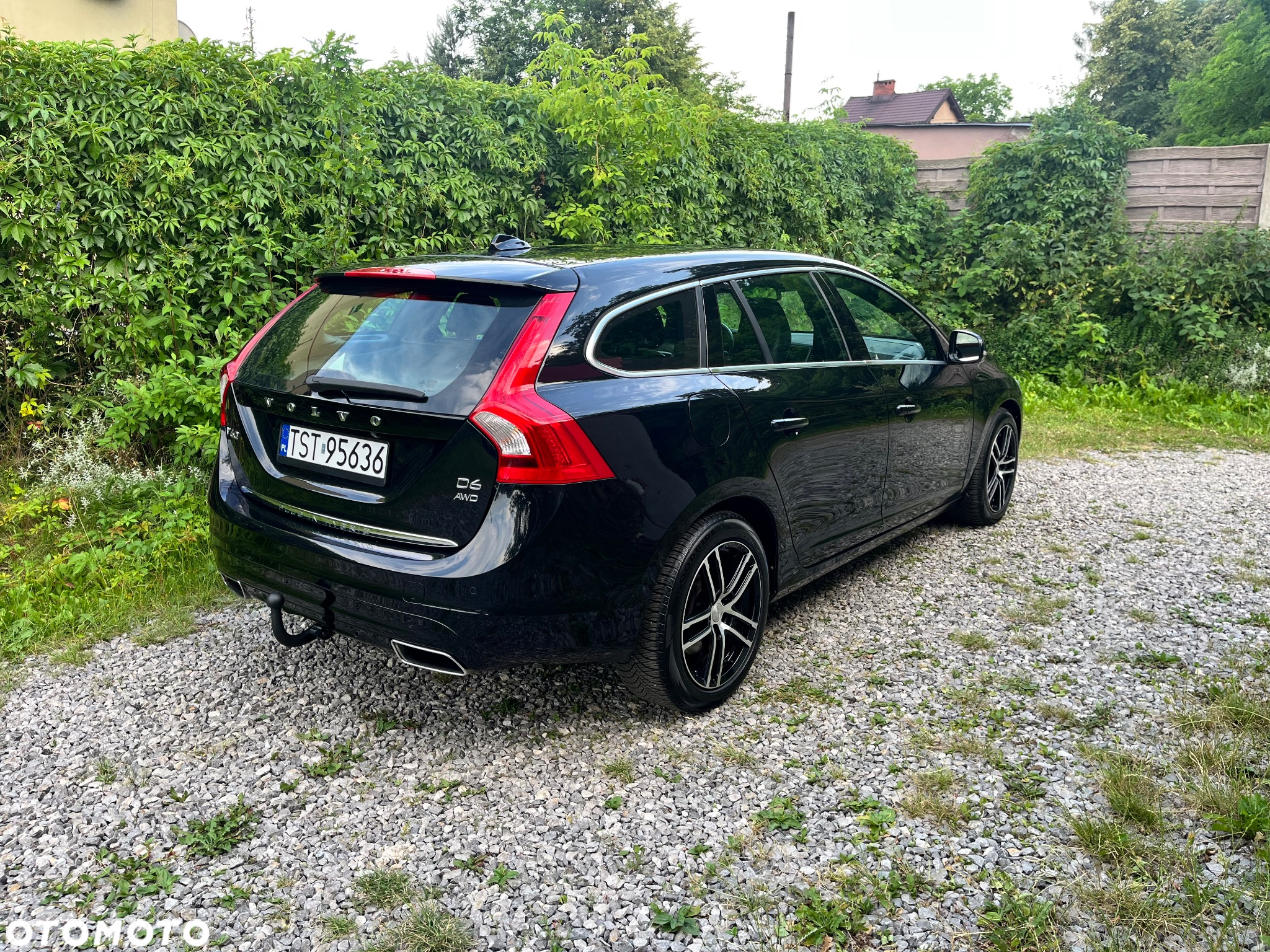 Volvo V60 D6 AWD Plug-in Hybrid R-Design Summum - 9