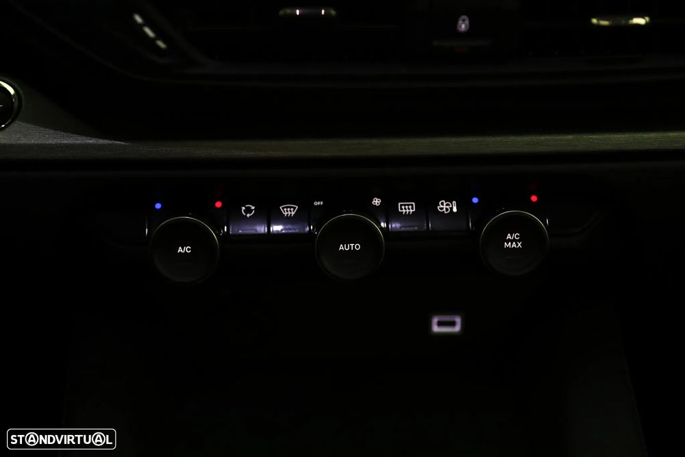 Citroën C5 X 1.2 PureTech Feel Business EAT8 - 28