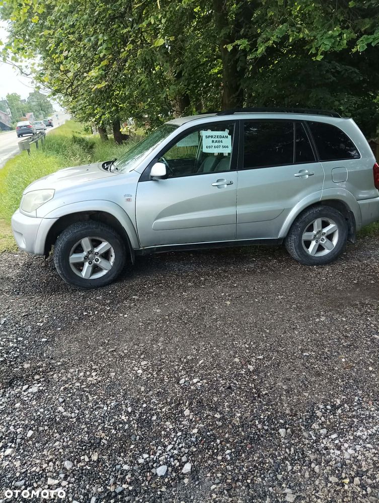 Toyota RAV4 2.0 D-4D 4x4 - 4