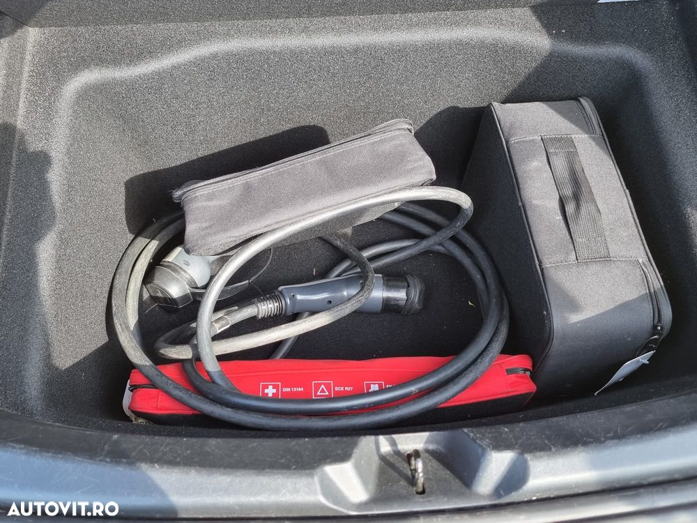 Tesla Model 3 - 29