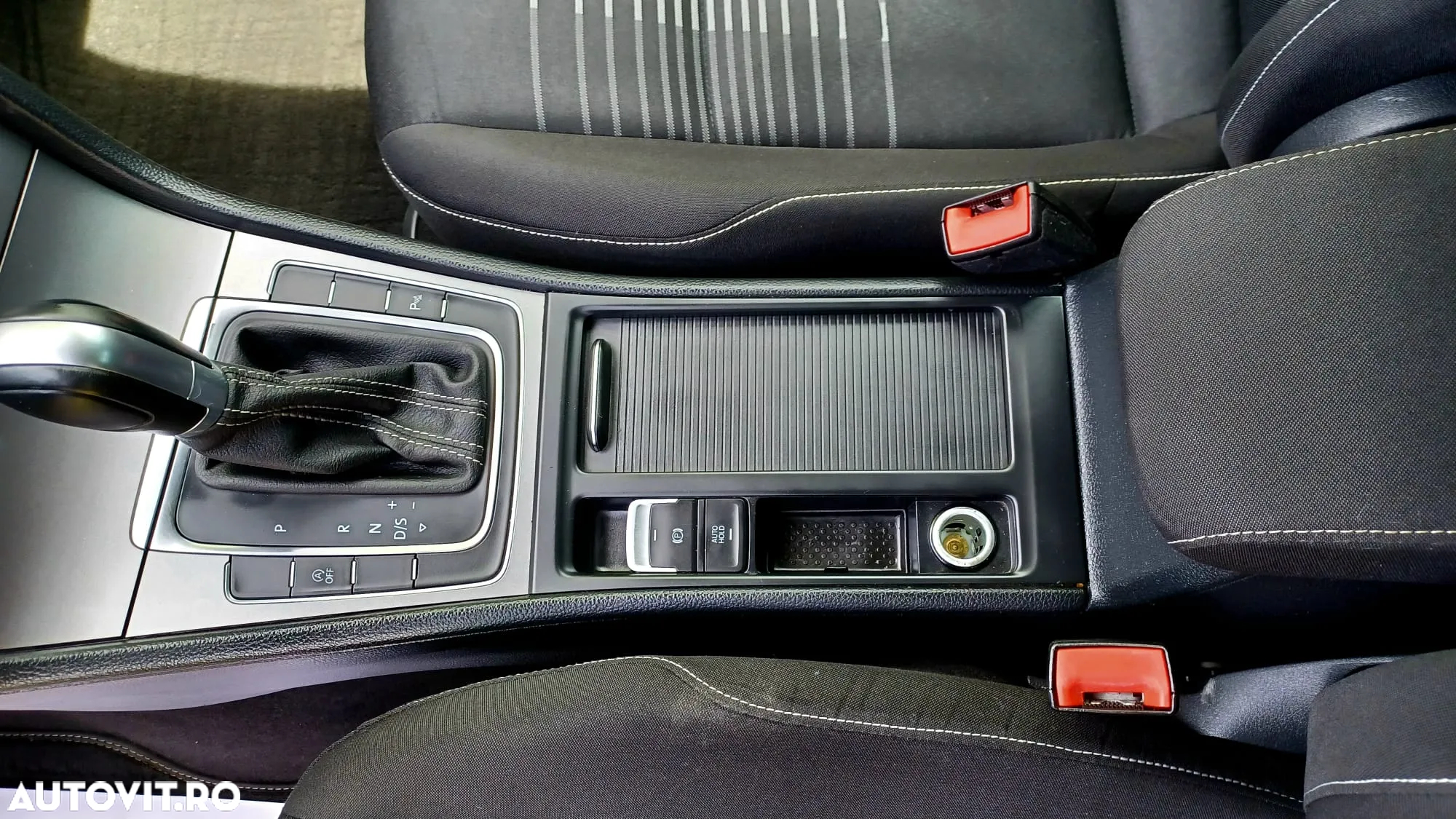 Volkswagen Golf 2.0 TDI BlueMotion Technology DSG Lounge - 10