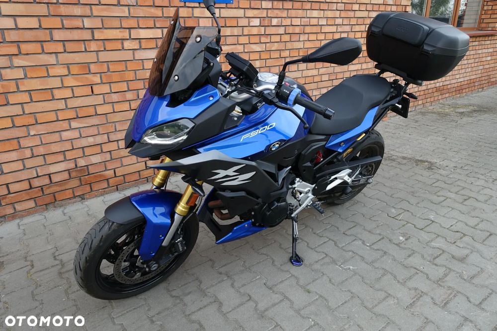BMW F - 21