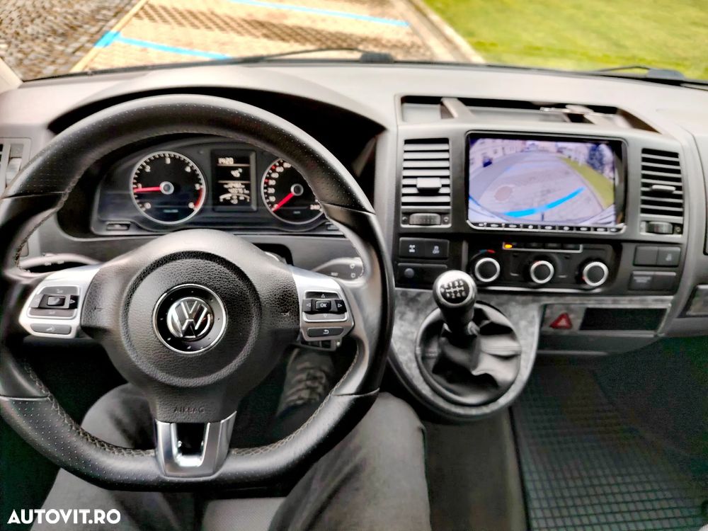 Volkswagen Multivan - 12