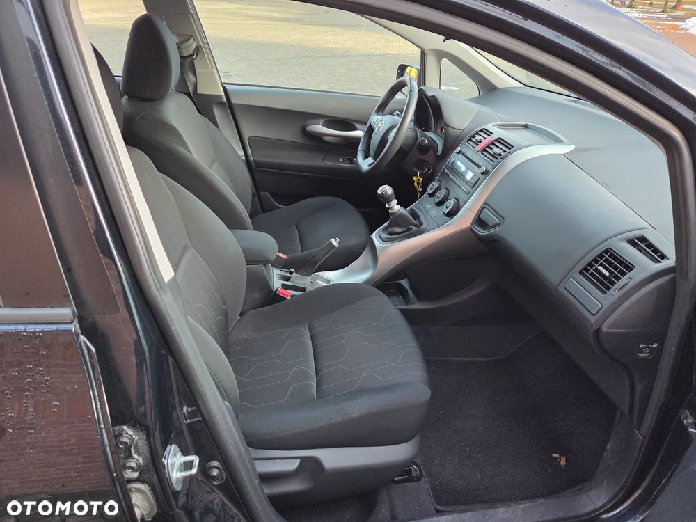 Toyota Auris 1.33 VVT-i - 9