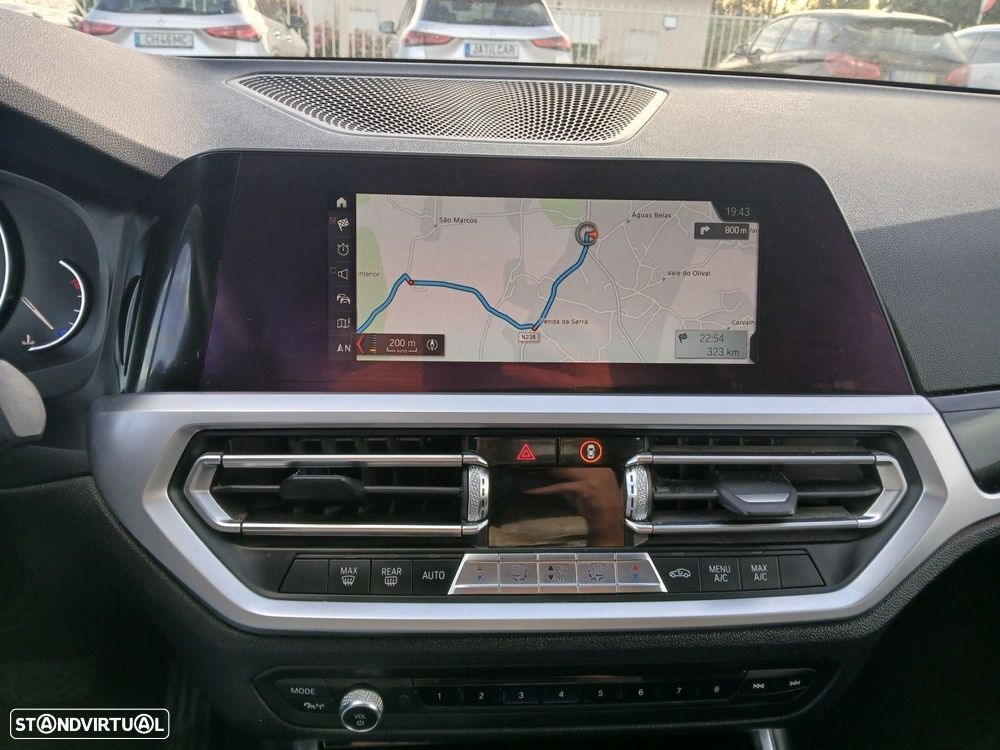BMW 320 d Auto - 24