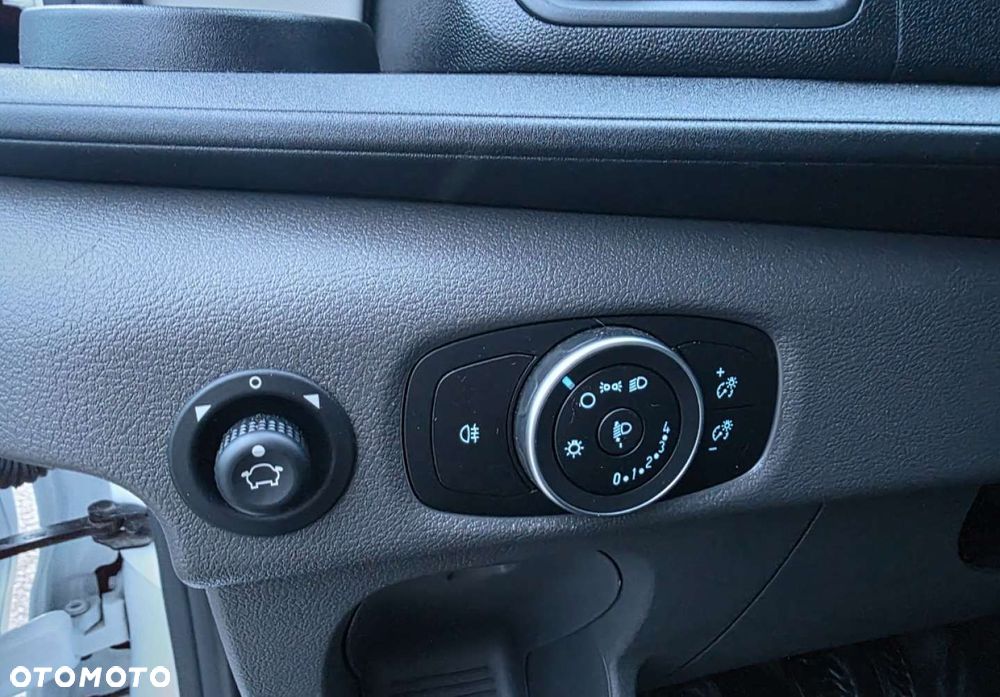 Ford Transit - 13