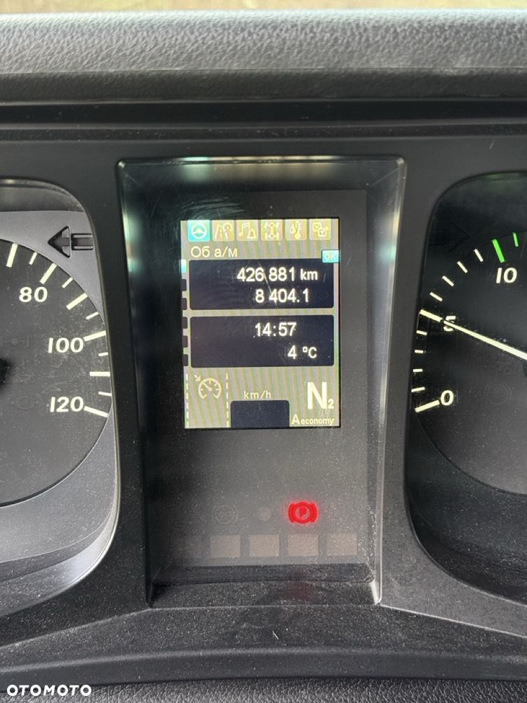 Mercedes-Benz ACTROS - 16