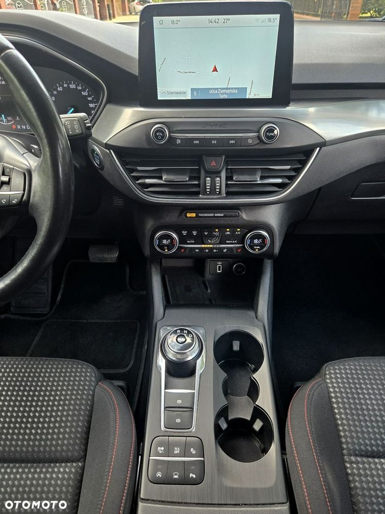 Ford Focus 1.5 EcoBlue Start-Stopp-System ST-LINE - 26