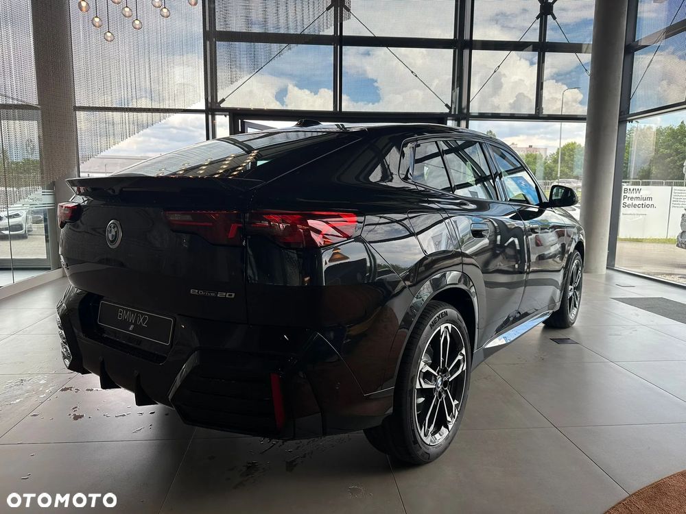 BMW iX2 eDrive20 66.5kWh M Sport Edition - 7
