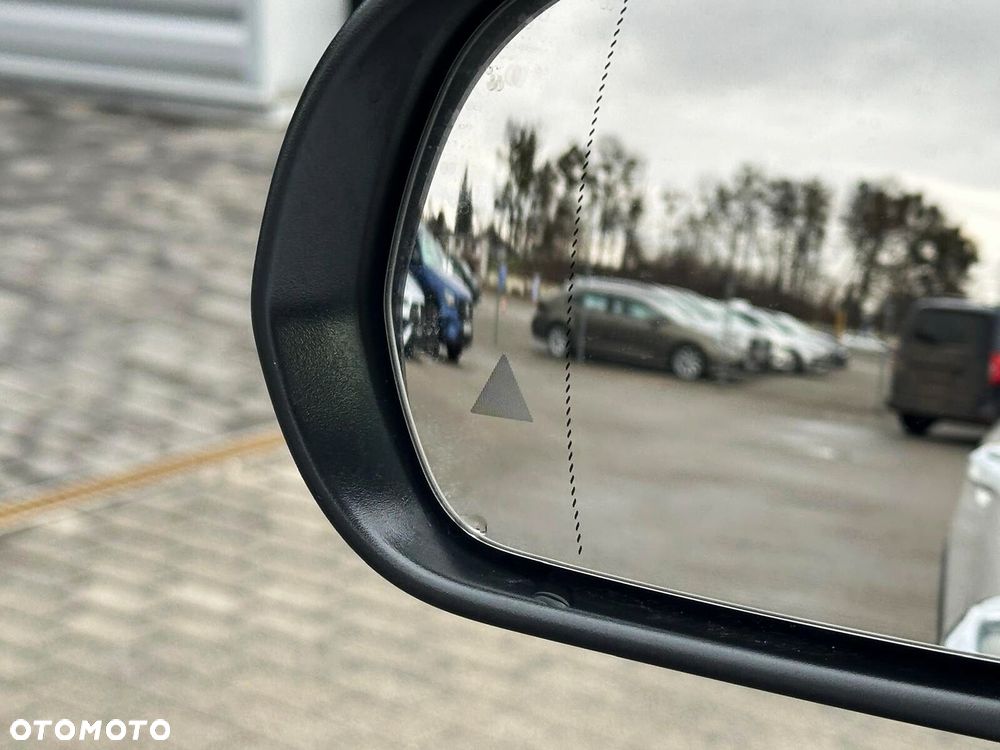 Mercedes-Benz GLB - 22