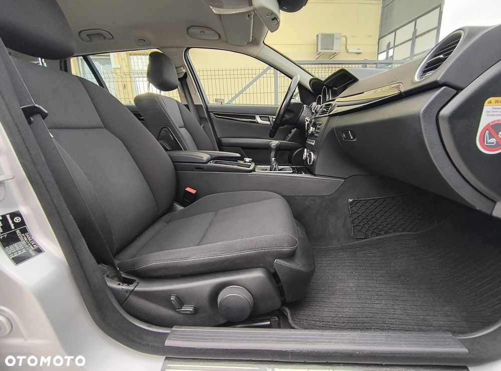 Mercedes-Benz Klasa C 200 CDI DPF (BlueEFFICIENCY) Elegance - 24