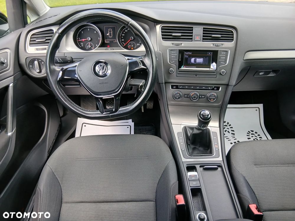Volkswagen Golf 1.6 TDI BlueMotion Technology Comfortline - 9