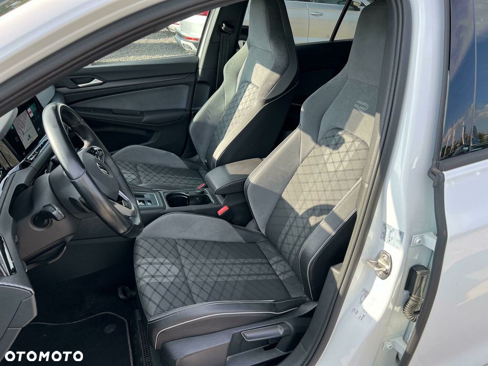 Volkswagen Golf - 11