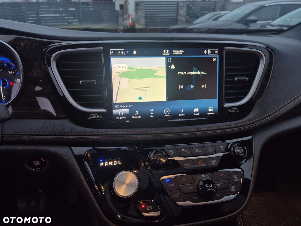 Chrysler Pacifica - 31