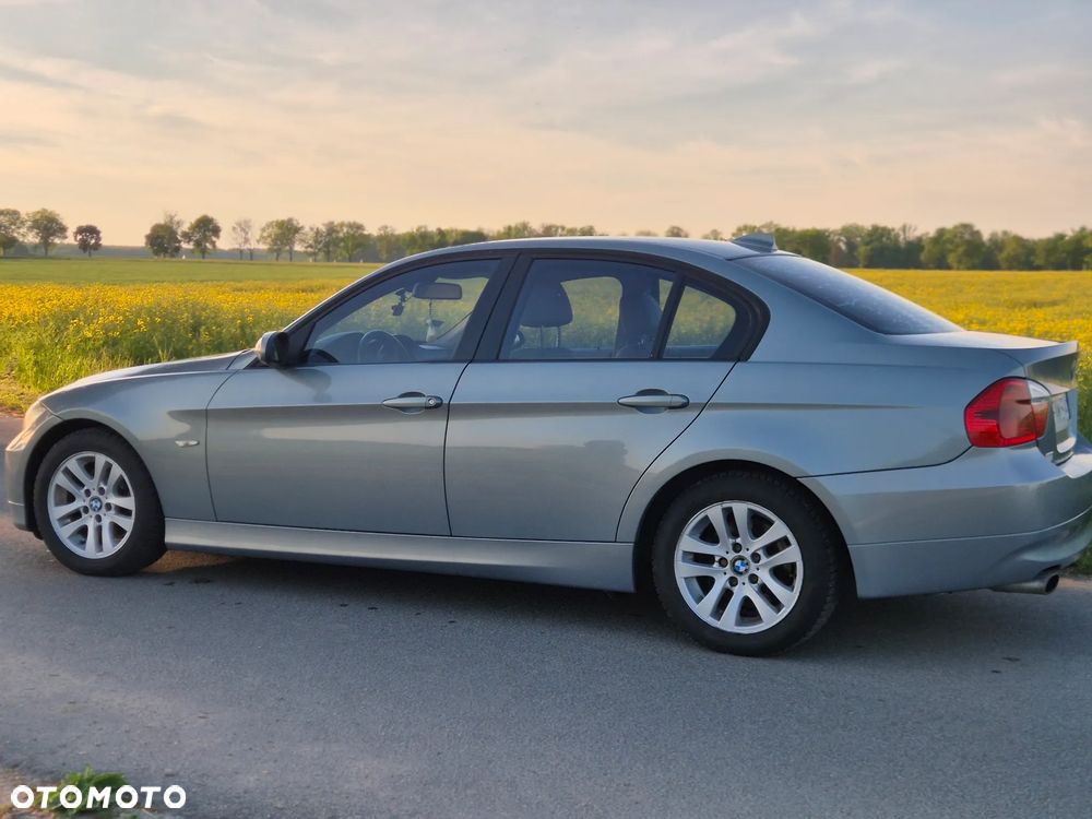 BMW Seria 3 320d - 4