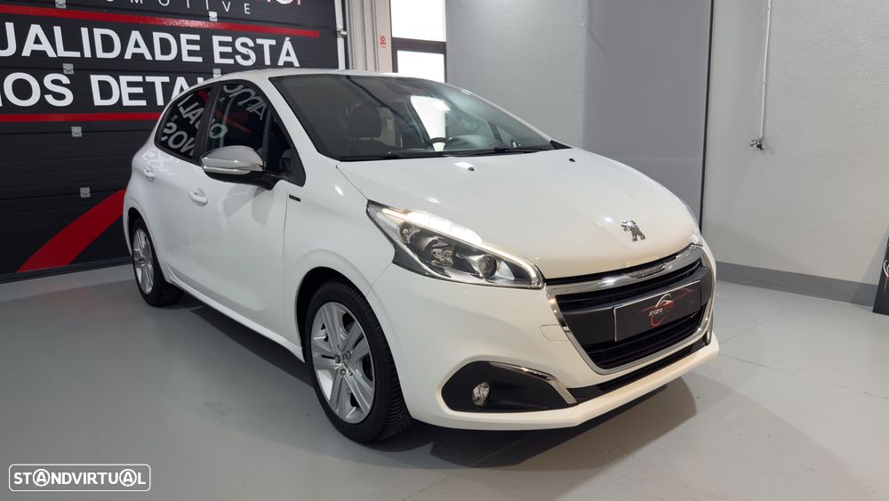 Peugeot 208 1.2 PureTech Signature - 4