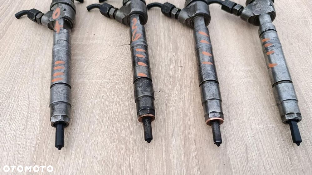 WTRYSKIWACZ WTRYSKI 4 SZT KPL MERCEDES W211 2.2 CDI A6130700587 - 2