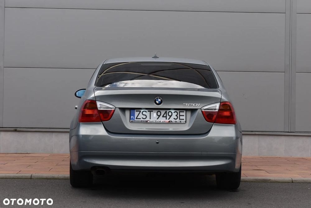 BMW Seria 3 320i - 34