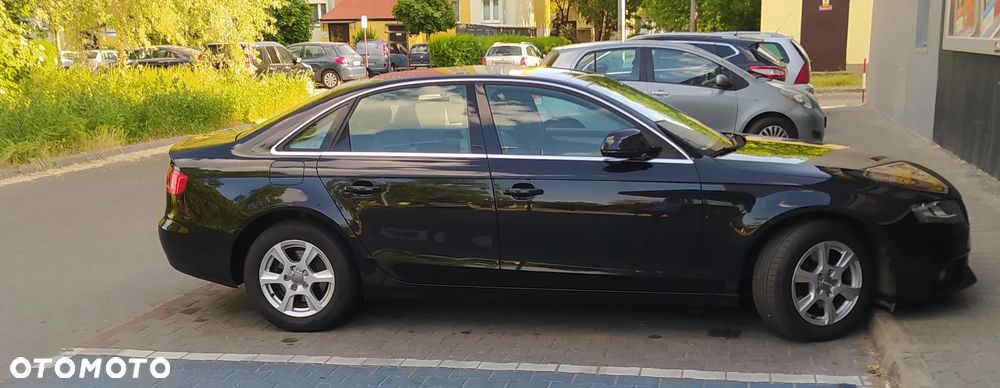 Audi A4 Limousine - 1