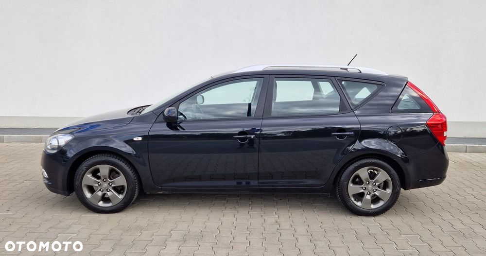 Kia Ceed - 8