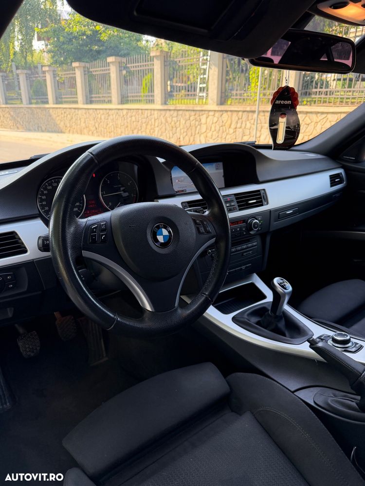 BMW Seria 3 320d - 36