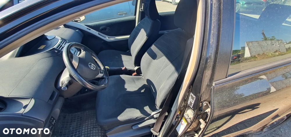 Toyota Yaris II maska drzwi zderzak lampa klapa fotele wszystkie części - 11