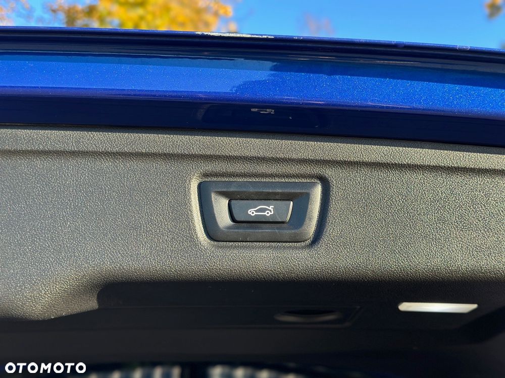 BMW Seria 3 318d M Sport - 14